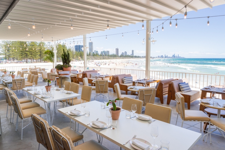 昆士兰州，黄金海岸，Burleigh Pavilion 酒吧，The Tropic 餐厅 © Trent Callaghan Photography 版权所有