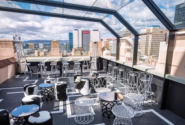 梅菲尔酒店的HENNESSY 屋顶酒吧，阿德莱德，南澳大利亚州 © Henessy at The Mayfair