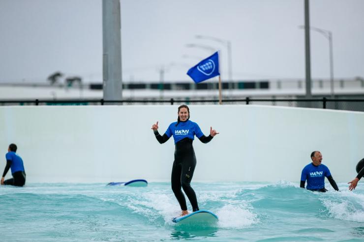 URBNSURF 冲浪公园，墨尔本 © URBNSURF