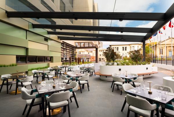 塔斯马尼亚州，霍巴特，希尔顿逸林酒店 © Adam Bruzzone / 希尔顿逸林酒店版权所有