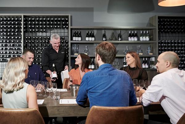 西澳大利亚州，天鹅谷，卡弗舍姆，曼顿酒庄酒窖 © 曼顿酒庄酒窖版权所有