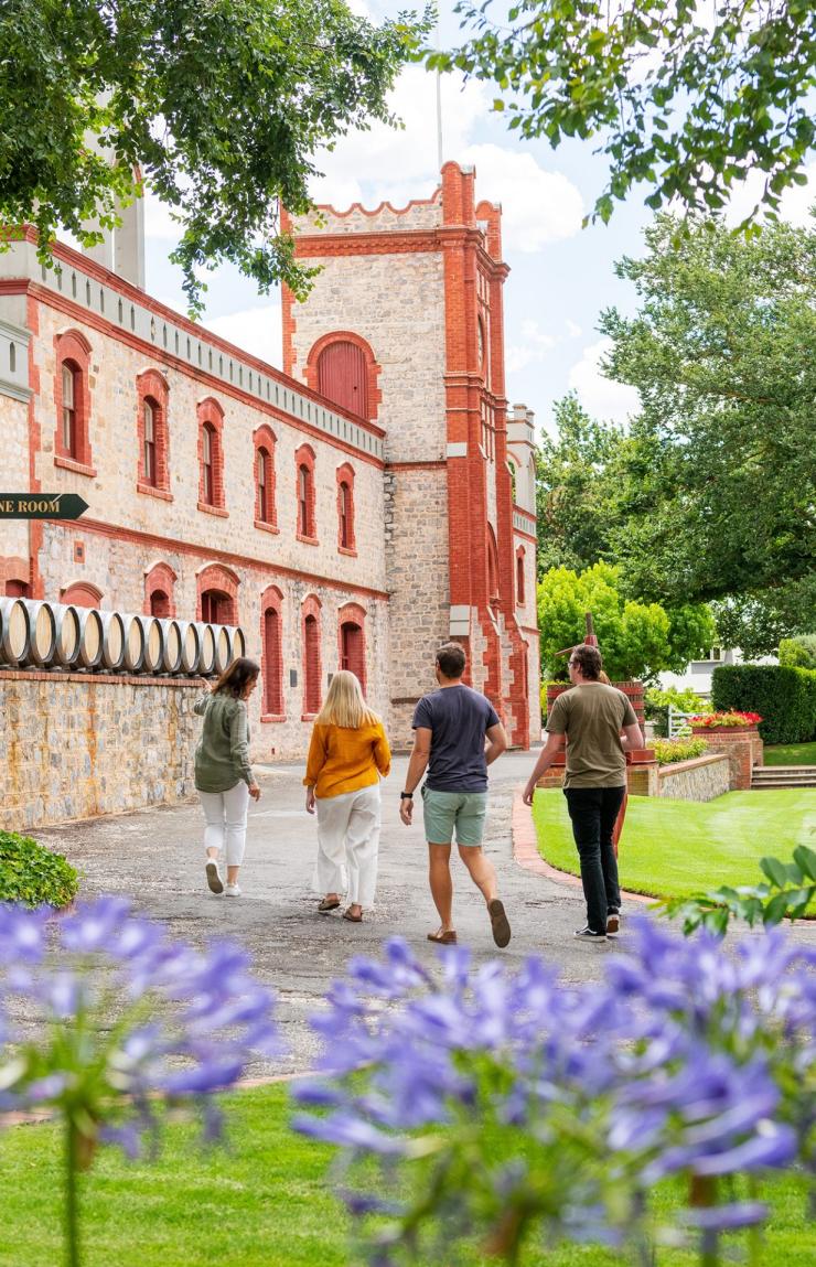 南澳大利亚州,芭萝莎谷,御兰堡,安格斯顿 © 澳大利亚旅游局版权所有 南澳大利亚州,芭萝莎谷,御兰堡,安格斯顿 © 澳大利亚旅游局版权所有