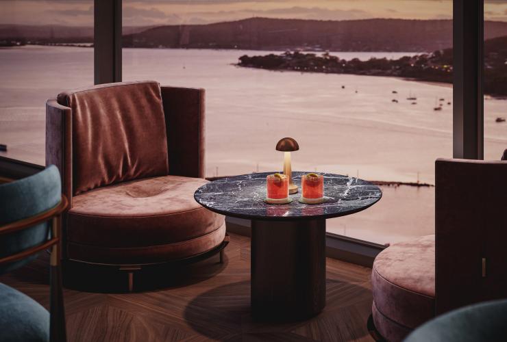 新南威尔士州，戈斯福德，鸡尾酒和戈斯福德 voco 酒店的景致 © 戈斯福德 voco 酒店版权所有