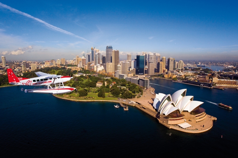 新南威尔士州，悉尼，悉尼歌剧院与水上飞机鸟瞰图 © 皮利特海滩别墅版权所有