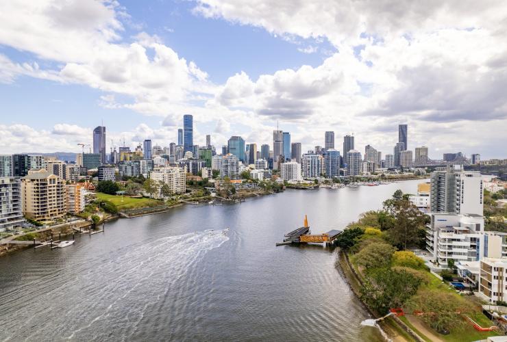 昆士兰州，布里斯班，俯瞰布里斯班河 © 澳大利亚旅游局版权所有