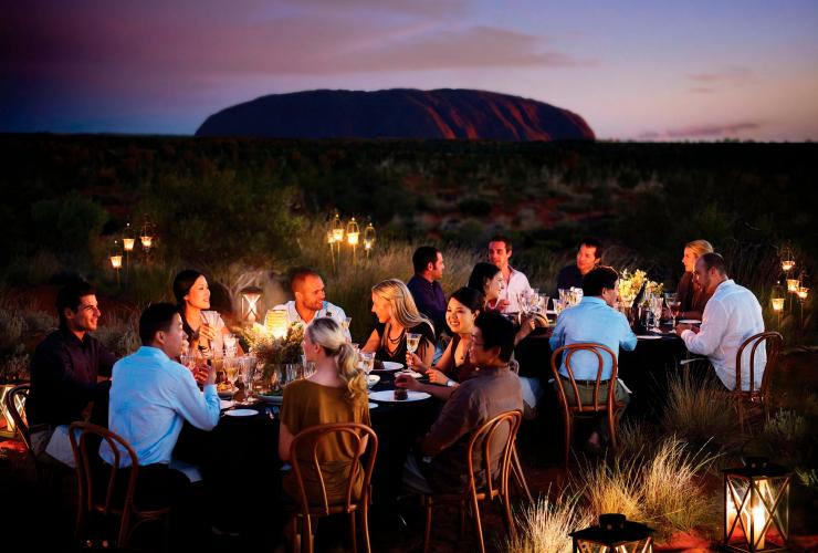 北领地，乌鲁鲁卡塔丘塔国家公园，乌鲁鲁，寂静之声晚宴 © 澳大利亚旅游局版权所有