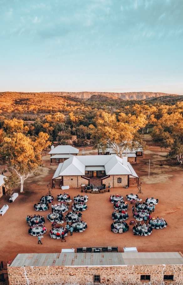 Outback dining, South Australia © Scott Slawinski