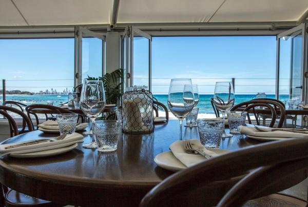 昆士兰州，波丽台，瑞克海滨餐厅 © 昆士兰州旅游及活动推广局版权所有