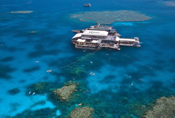 昆士兰州，大堡礁，外礁区，银梭号（Quicksilver）  © Quicksilver 集团版权所有