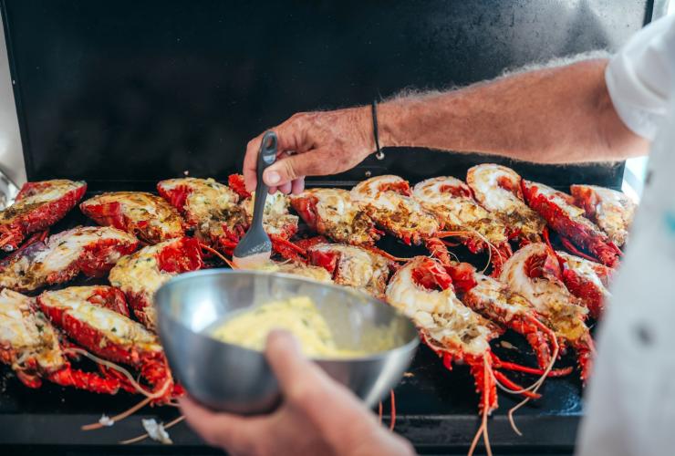 西澳大利亚州，船上现烤西澳龙虾 © CJ Maddock 版权所有