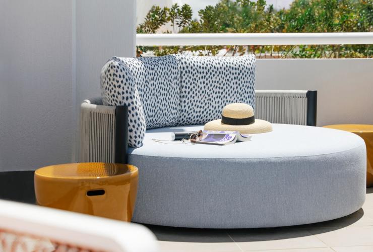 昆士兰州，努沙，努沙极乐境度假村，豪华套房的户外露台 © Elysium Noosa 版权所有