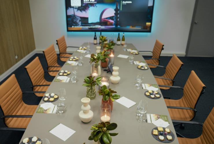 为 Stay n’ Sip 活动布置的餐桌。© Stay n’ Sip 版权所有