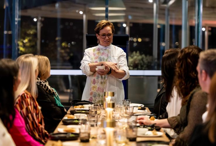 新南威尔士艺术馆，Warakirri 用餐体验以及大厨 Sharon Winsor。© Ken Leanfore 版权所有