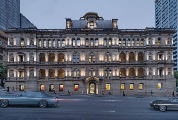 实景图：五层砂岩建筑，夜晚拱形窗户灯火通明。悉尼嘉佩乐・境域酒店外立面，新南威尔士州 © Evolving Picture（摄影工作室）/嘉佩乐版权所有